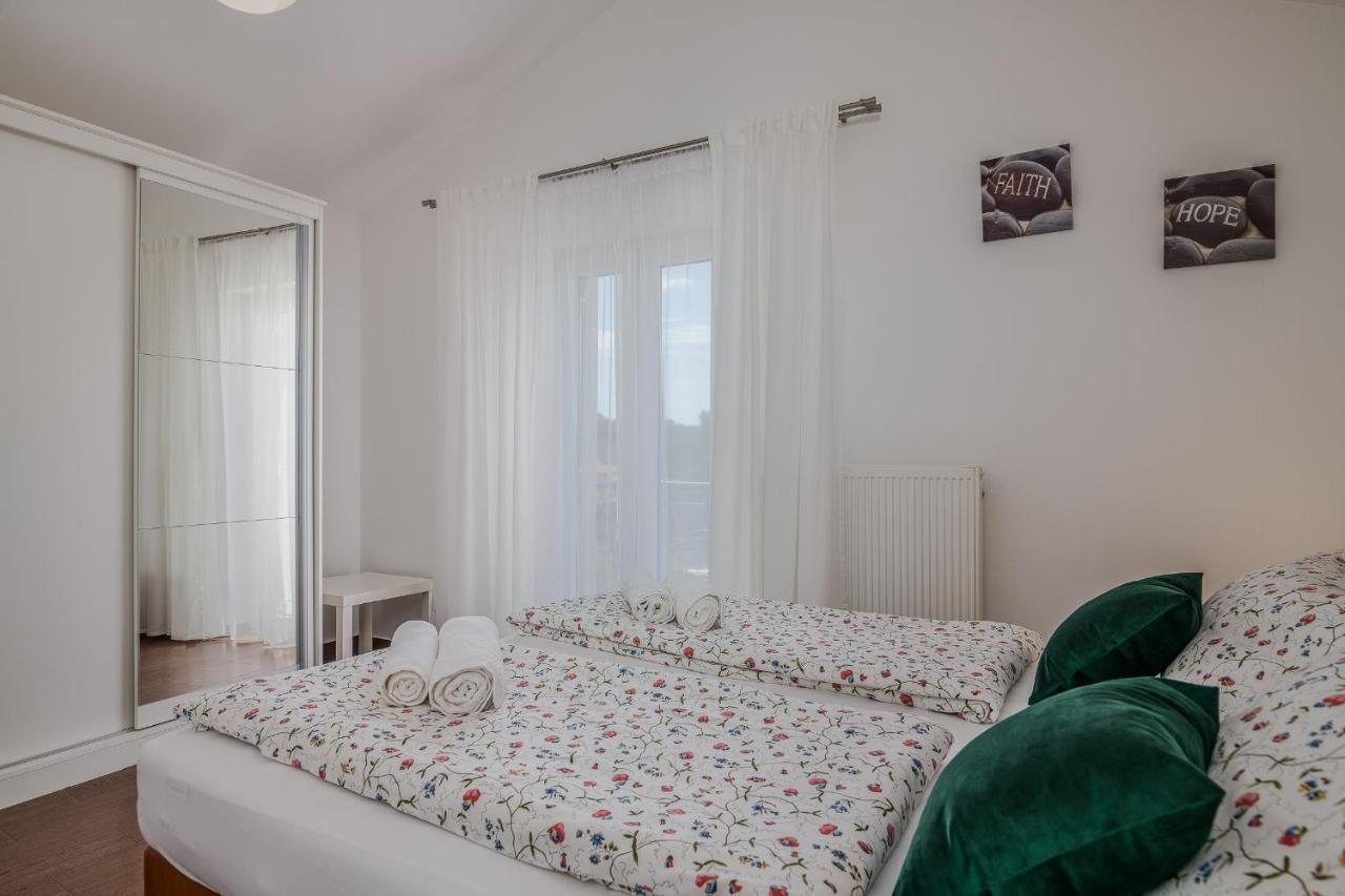 Apartment Marina Малинська Екстер'єр фото